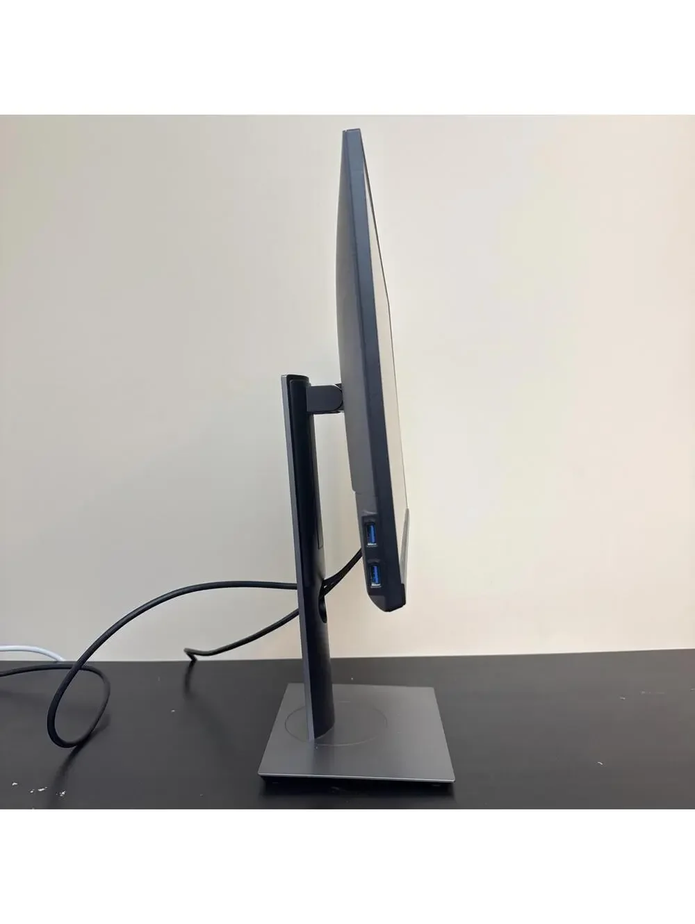 Dell P2219H 21.5-inch Full HD 1920x1080 Adjustable Stand Monitor